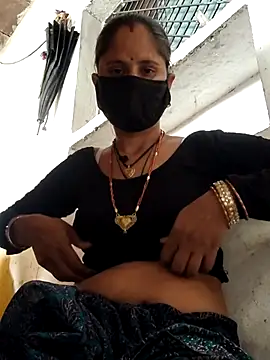 Hot-ilaiy online show from 12/04/25, 11:08