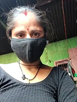 Hot-ilaiy online show from 12/20/25, 08:54