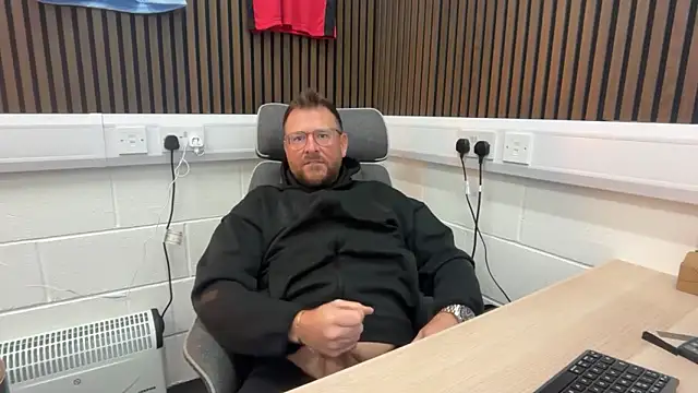 Snapshot of bilf1978 chatting on 02/26/26, 07:51 bilf1978 online show from 02/26/26, 07:51