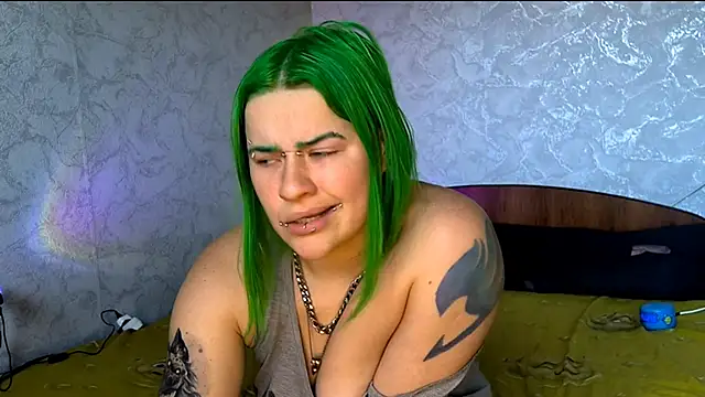 Snapshot of NeonNectar_ chatting on 10/13/25, 12:27 NeonNectar online show from 10/13/25, 12:27