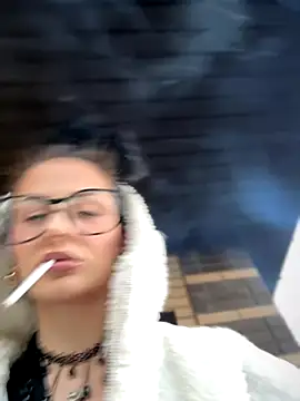 Snapshot of bigJuicyPussy chatting on 10/29/25, 02:08 bigJuicyPussy online show from 10/29/25, 02:08