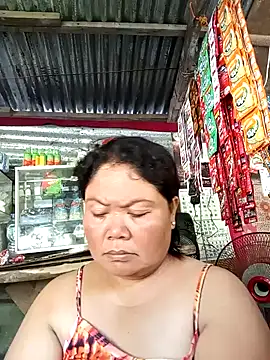 Snapshot of Mari_fvcks chatting on 10/20/25, 01:00 Mari fvcks online show from 10/20/25, 01:00