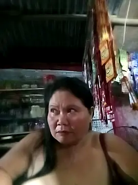 Snapshot of Mari_fvcks chatting on 10/22/25, 10:15 Mari fvcks online show from 10/22/25, 10:15