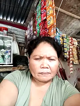 Snapshot of Mari_fvcks chatting on 10/25/25, 03:36 Mari fvcks online show from 10/25/25, 03:36