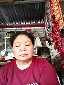 Snapshot of Mari_fvcks chatting on 10/26/25, 10:15 Mari fvcks online show from 10/26/25, 10:15