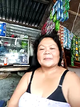 Snapshot of Mari_fvcks chatting on 11/25/25, 06:46 Mari fvcks online show from 11/25/25, 06:46