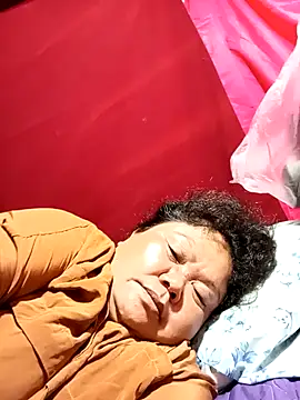 Snapshot of Mari_fvcks chatting on 12/04/25, 06:27 Mari fvcks online show from 12/04/25, 06:27