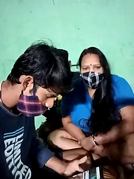 LoveOnStream online show from 10/11/25, 12:10