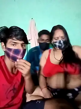 LoveOnStream online show from 10/12/25, 04:50