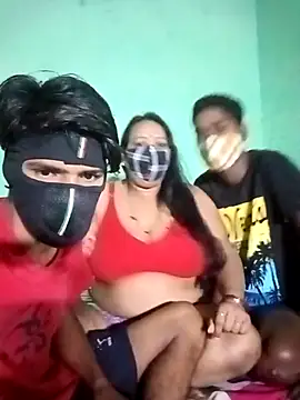 LoveOnStream online show from 10/24/25, 12:08