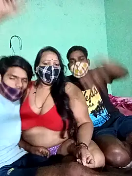 LoveOnStream online show from 10/24/25, 12:12