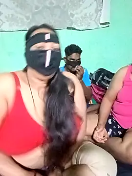 LoveOnStream online show from 11/21/25, 04:16