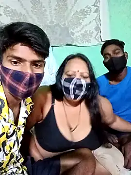 LoveOnStream online show from 11/26/25, 07:20