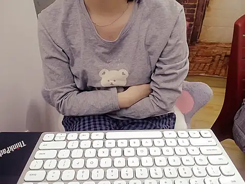 Snapshot of Lamoon_2k chatting on 10/30/25, 03:30 Lamoon 2k online show from 10/30/25, 03:30