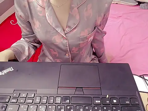 Snapshot of Lamoon_2k chatting on 11/04/25, 06:45 Lamoon 2k online show from 11/04/25, 06:45