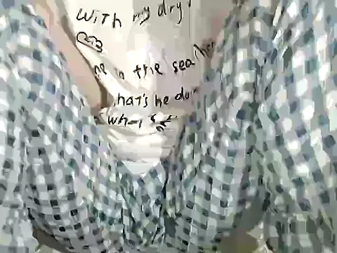 Snapshot of Lamoon_2k chatting on 11/22/25, 12:42 Lamoon 2k online show from 11/22/25, 12:42