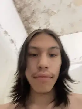 heytherepeoples717 online show from 10/29/25, 03:31