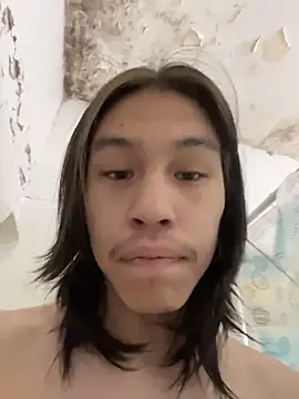 heytherepeoples717 online show from 12/02/25, 12:54