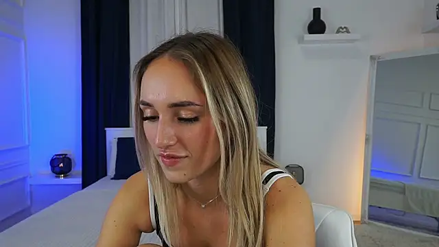 LenaaStar online show from 12/03/25, 03:21