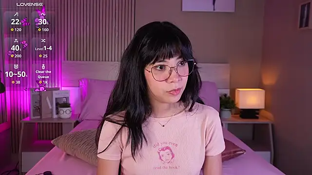 aprilqueenie online show from 05/18/26, 07:41