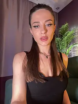 Snapshot of _shadylady_ chatting on 06/26/26, 04:00 shadylady online show from 06/26/26, 04:00