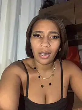 Snapshot of Crisschiavo chatting on 11/14/25, 01:48 Crisschiavo online show from 11/14/25, 01:48