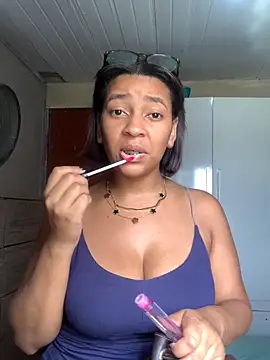 Snapshot of Crisschiavo chatting on 12/01/25, 12:32 Crisschiavo online show from 12/01/25, 12:32