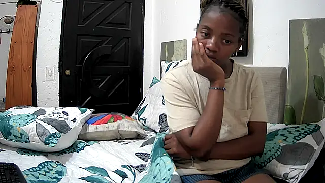 Snapshot of CandyNaynay chatting on 10/05/25, 06:06 CandyNaynay online show from 10/05/25, 06:06