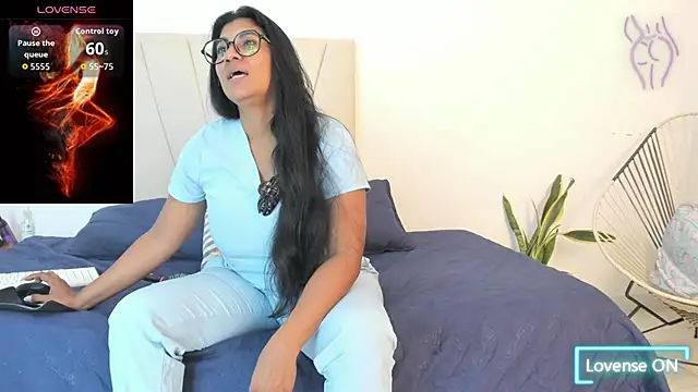  Miaa khalifa  online show from 09/16/25, 11:44