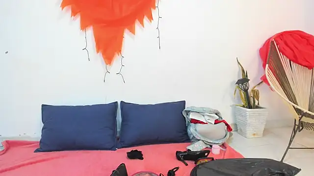  Miaa khalifa  online show from 10/30/25, 12:28