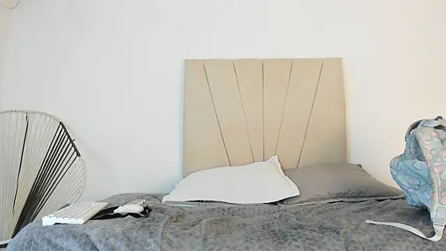  Miaa khalifa  online show from 11/10/25, 12:26