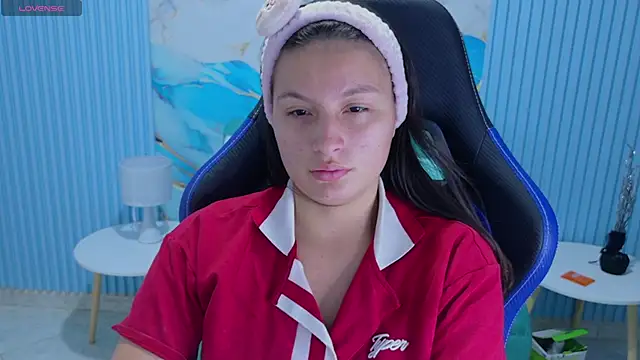 Snapshot of Cami_Boobss chatting on 12/15/25, 12:20 Cami Boobss online show from 12/15/25, 12:20