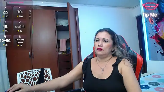 Snapshot of noelia_milf19 chatting on 07/06/26, 10:12 noelia milf19 online show from 07/06/26, 10:12