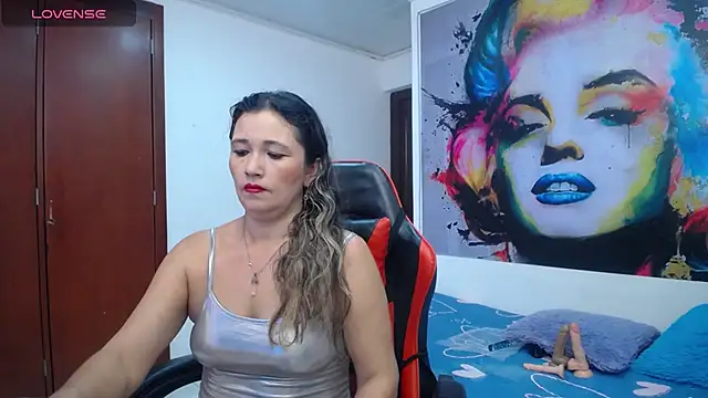 Snapshot of noelia_milf19 chatting on 07/08/26, 05:50 noelia milf19 online show from 07/08/26, 05:50