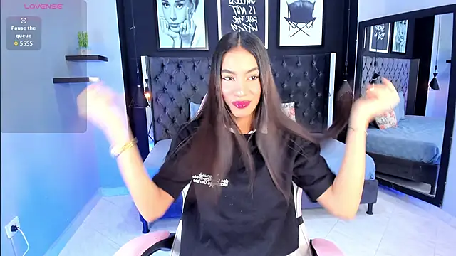 Snapshot of kitty_collins_ chatting on 10/05/25, 10:46 kitty collins online show from 10/05/25, 10:46