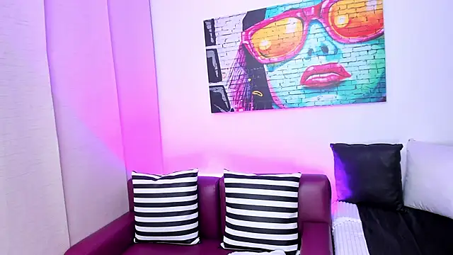 leyah  online show from 11/23/25, 12:49