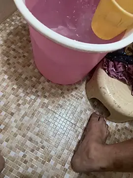 Snapshot of saumon3022 chatting on 10/31/25, 04:13 saumon3022 online show from 10/31/25, 04:13