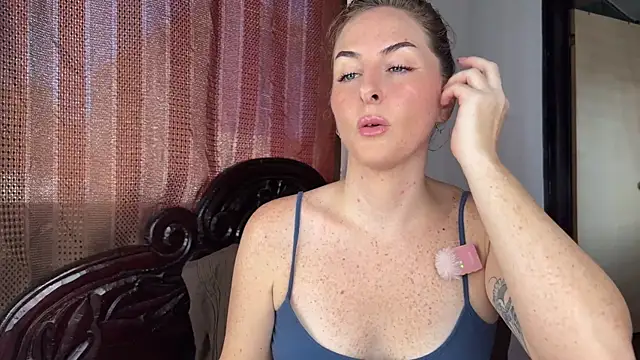 sexylittlefriend online show from 04/22/26, 03:24