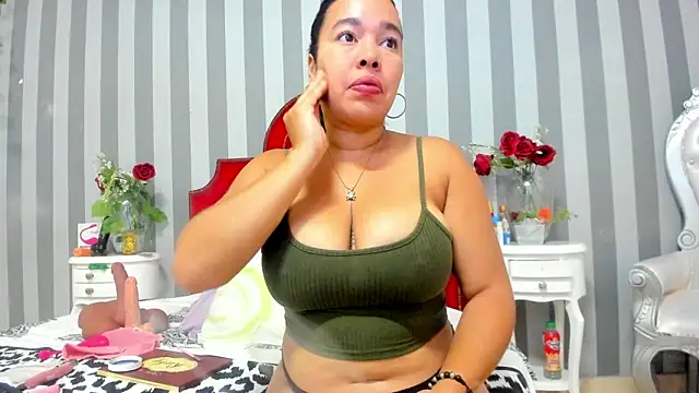 Salomee hernandez online show from 12/16/25, 12:43