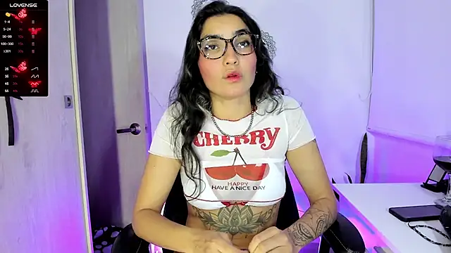 Snapshot of bella_thorne3 chatting on 09/20/25, 12:55 bella thorne3 online show from 09/20/25, 12:55