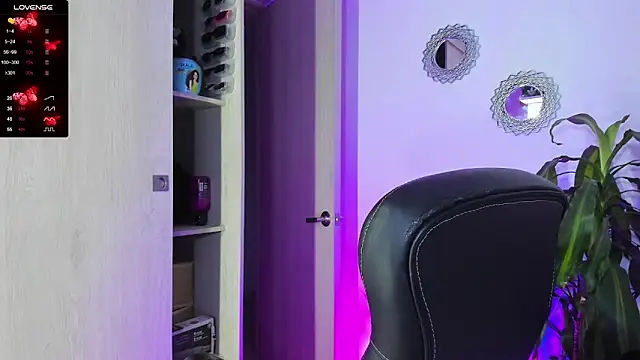 Snapshot of bella_thorne3 chatting on 02/18/26, 11:11 bella thorne3 online show from 02/18/26, 11:11