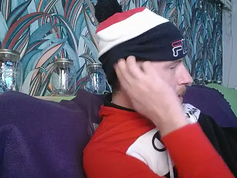 Snapshot of gaydavid chatting on 11/04/25, 12:54 gaydavid online show from 11/04/25, 12:54