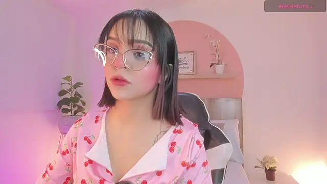 Clara Luu online show from 07/11/26, 02:36