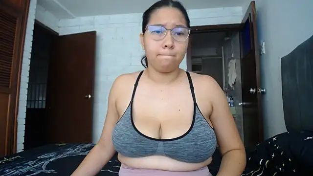 Naia Stant online show from 10/06/25, 06:05