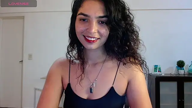 Snapshot of Ariagal chatting on 11/22/25, 09:47 Ariagal online show from 11/22/25, 09:47