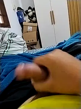 Snapshot of Hiderr chatting on 03/03/26, 04:13 Hiderr online show from 03/03/26, 04:13