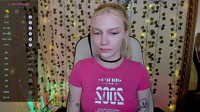 Snapshot of AnyaTaylor_ chatting on 02/03/26, 06:40 AnyaTaylor online show from 02/03/26, 06:40