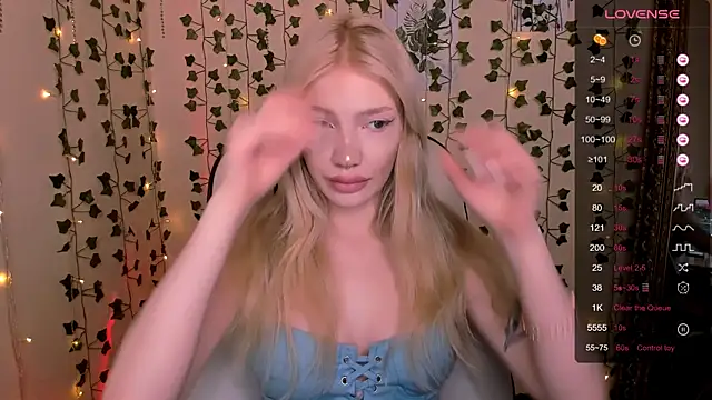 Snapshot of AnyaTaylor_ chatting on 02/13/26, 02:18 AnyaTaylor online show from 02/13/26, 02:18