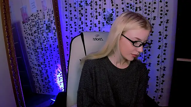 AnyaTaylor  online show from 03/10/26, 03:00