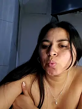 Snapshot of Llizxxy chatting on 02/24/26, 06:11 Llizxxy online show from 02/24/26, 06:11